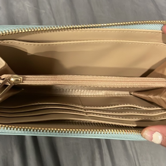 Guess Los Angeles Wallet - Picture 4 of 4